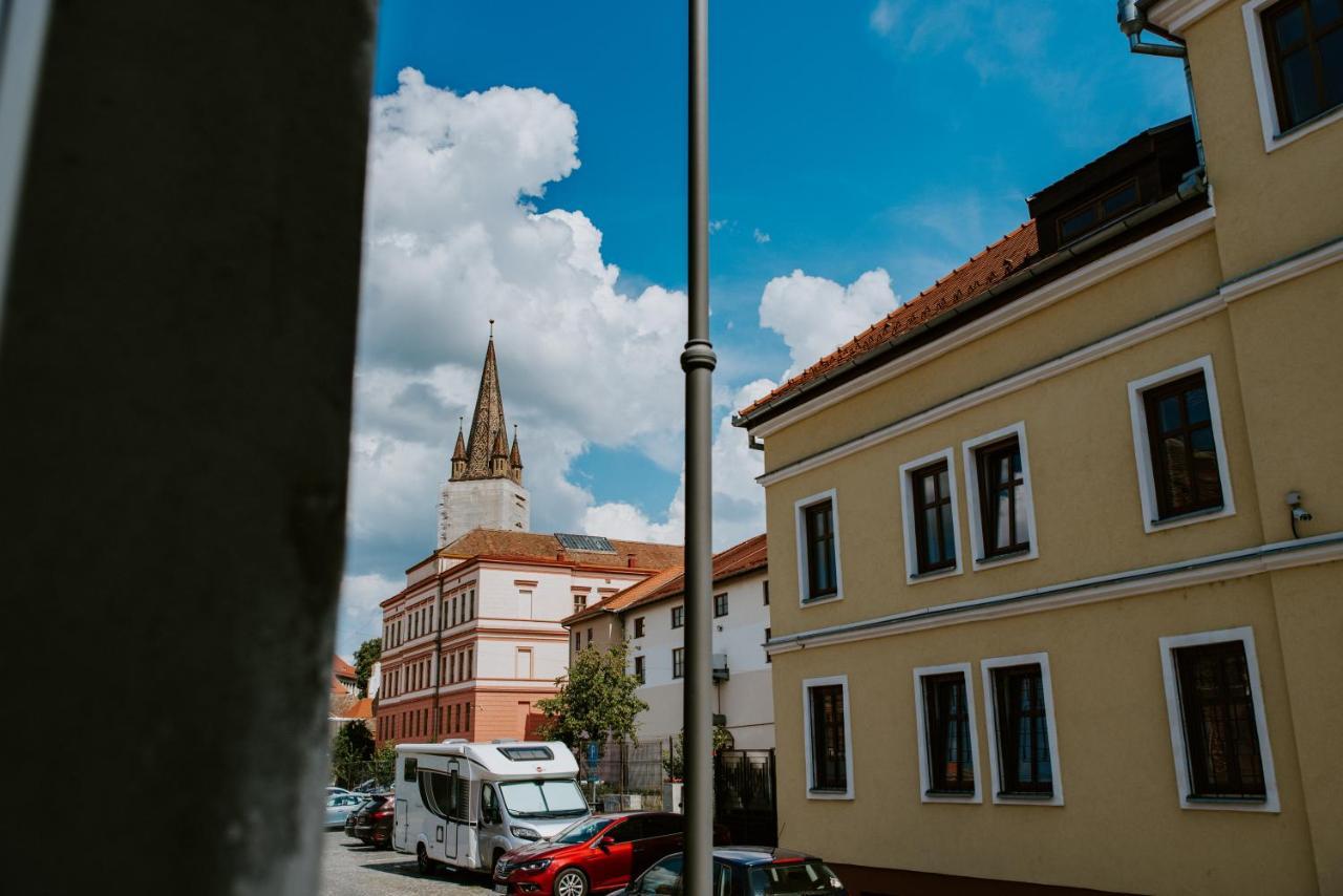 Zur Linde Apartment Sibiu Luaran gambar